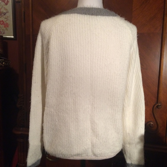 Nice White Sweater - Picture 4 of 5